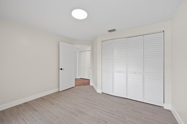 Building Photo - 816 Chukker Rd