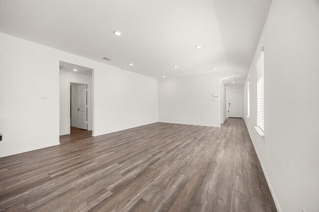 Building Photo - 23815 Hilltop Cyn Ln