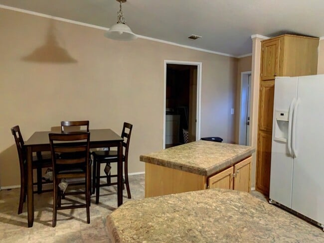 Building Photo - Fully Furnished Nice 3BR/2BA Home