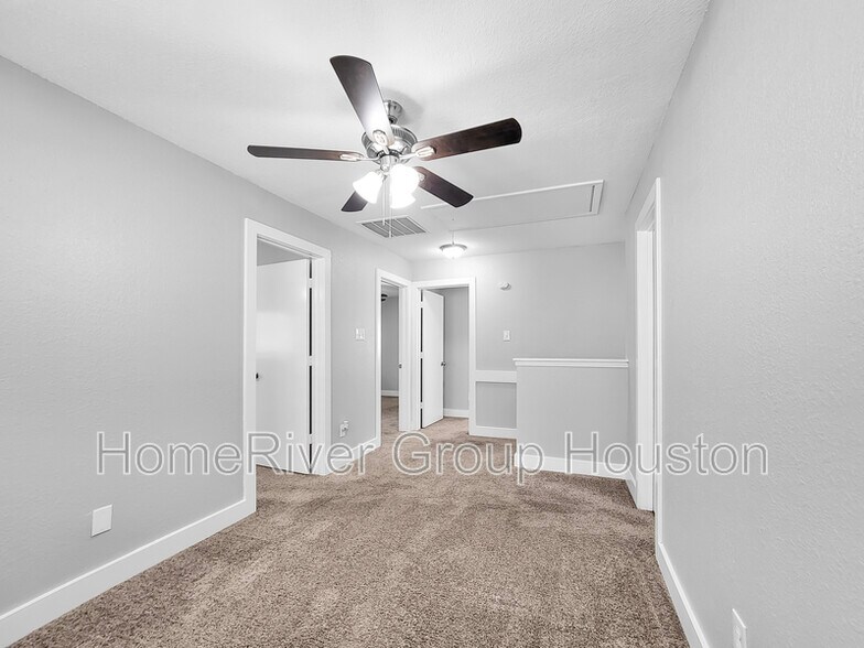 Building Photo - 10711 Cobblecreek Way