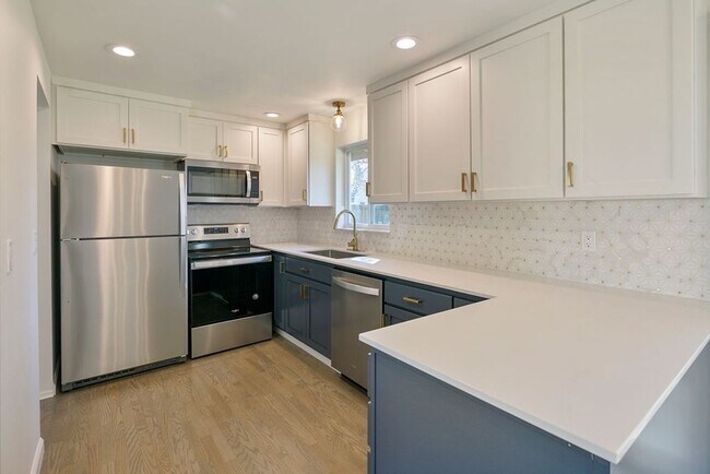 Building Photo - Adorable 3 bedroom Lynnwood rambler