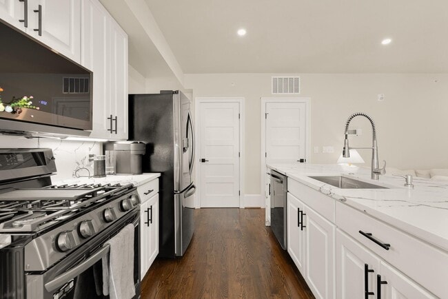 Building Photo - 1305 30th St NW