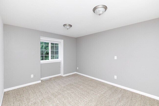 Building Photo - 50% Off First Month's Rent for March Move In! Beautiful 4 Bedroom 3 Bath Issaquah Home on Large P...