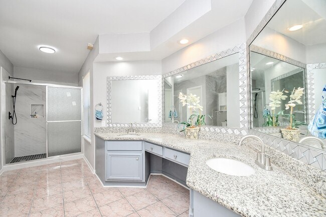 Building Photo - 11414 Chariot Dr