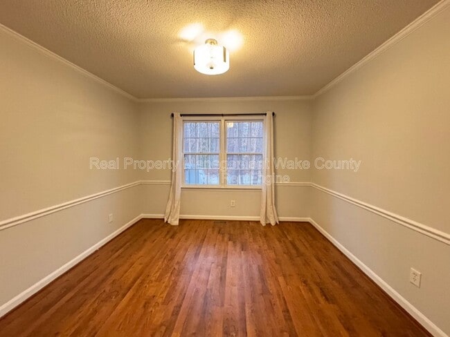 Building Photo - 102 Brodick Ct