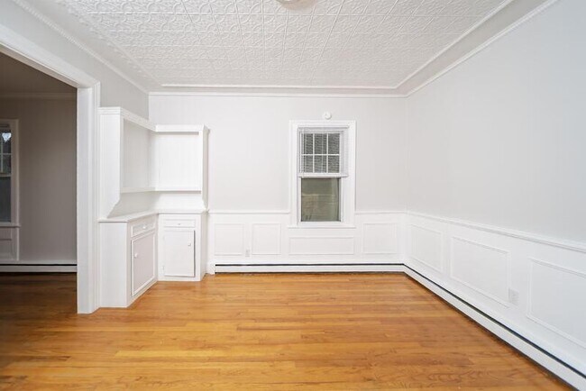 Building Photo - 11 Mann Ave