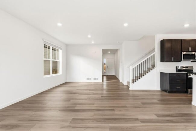 Building Photo - 4322 Fellows Dr