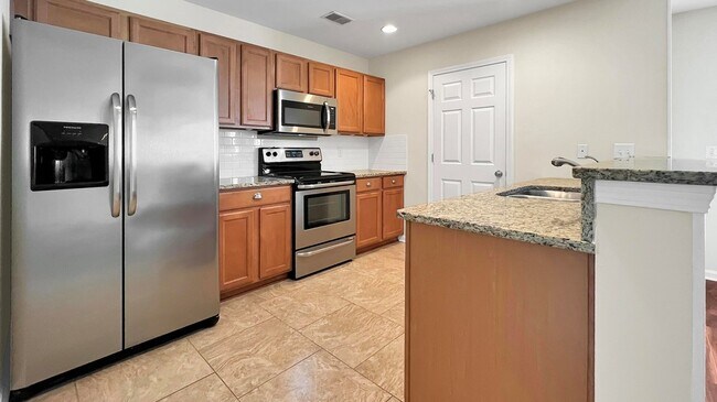 Building Photo - 4824 Willow Brook Ln