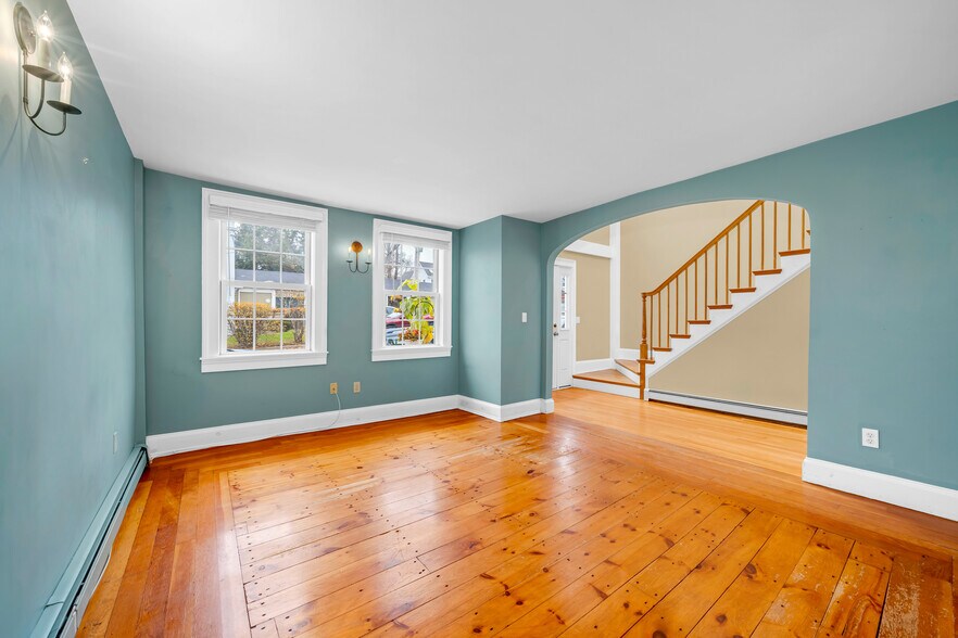 Building Photo - 4 Warren St