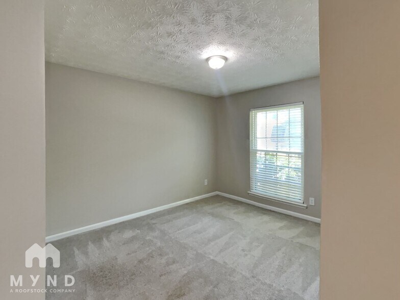 Building Photo - 264 Fennel Wy SW