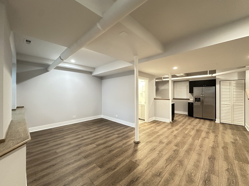 Building Photo - 5008 N Springfield Ave