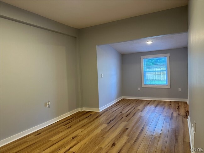 Building Photo - 128 Caroline Ave
