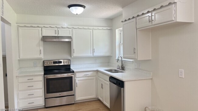 Building Photo - 5701 Atlantis Terrace