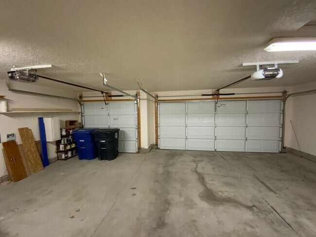 Building Photo - 3 Bedroom Single Story home Near Paseo Del...