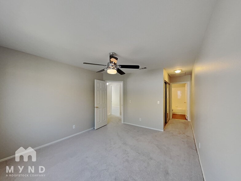 Building Photo - 2604 Noble Fir Ave