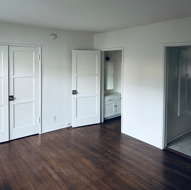 Building Photo - 959 Gayley Ave