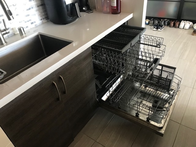 Dishwasher - 2333 Kapiolani Blvd