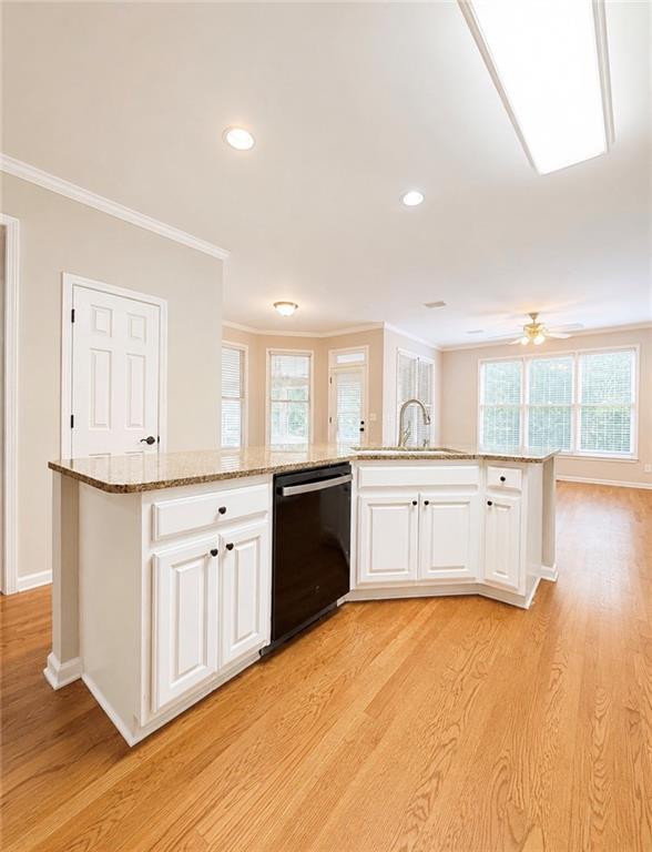 Building Photo - 3235 Bentwood Close
