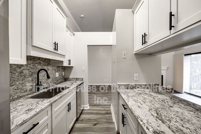 Building Photo - 4158-F Charlotte Hwy