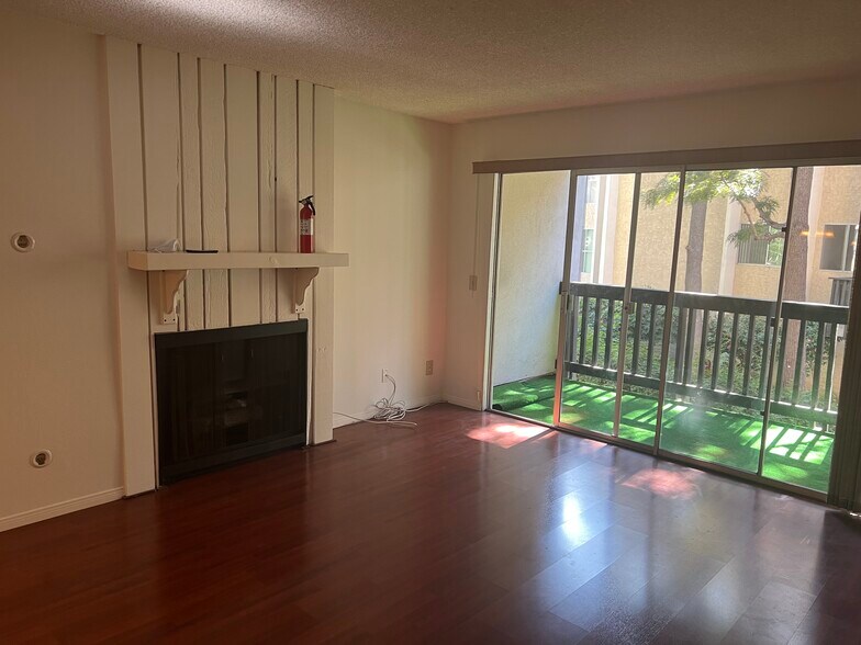 Building Photo - 5120 Raintree Cir