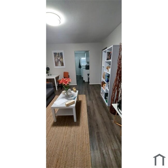 Building Photo - 3232 Berry St