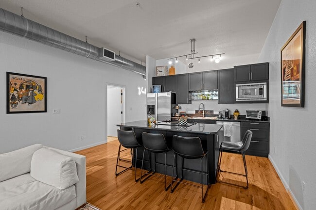 Building Photo - Amazing 1 Bedroom in the Heart of Lowry