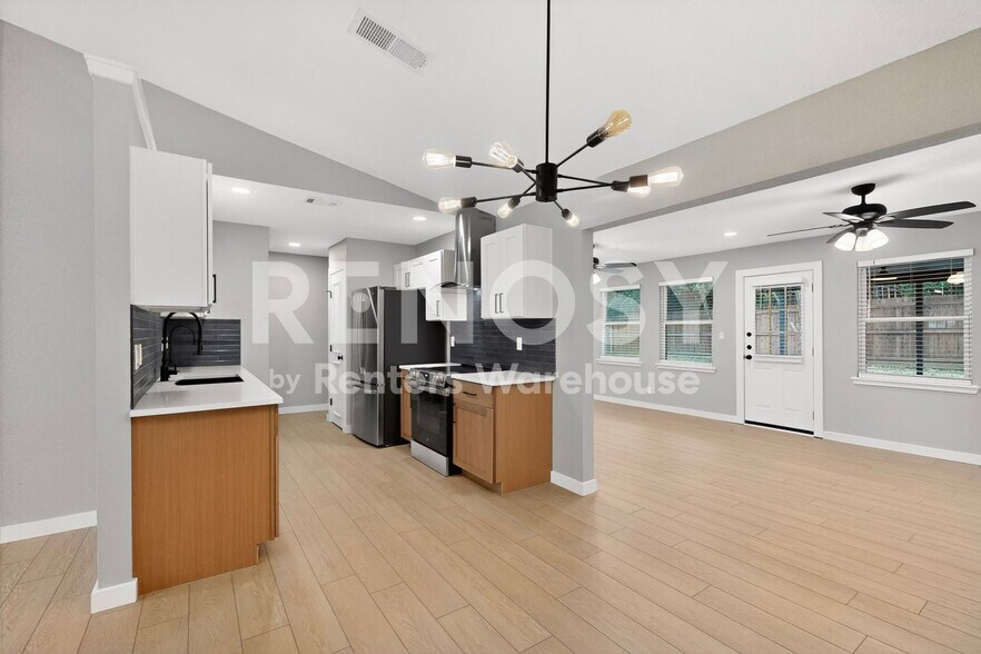 Building Photo - 1408 Seely St