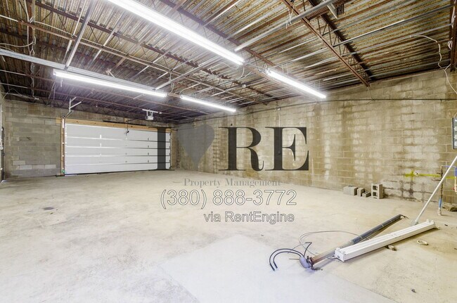 Building Photo - 976 Ellsworth Ave