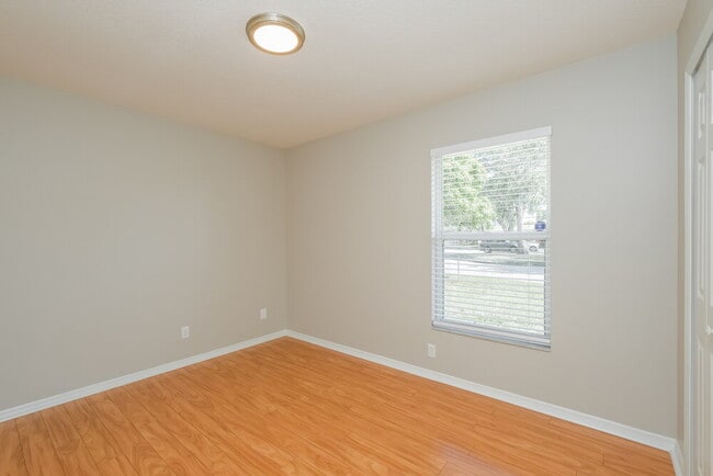 Building Photo - 4708 31st St Ct E