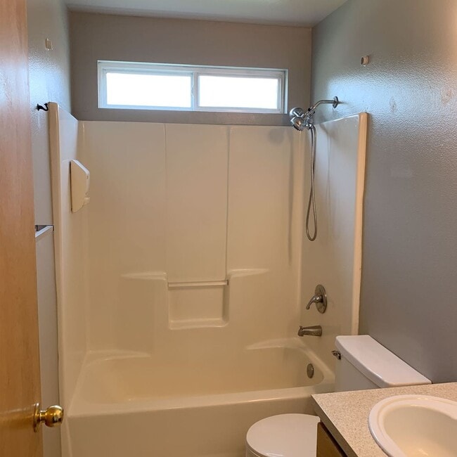 Building Photo - Mitchell Duplex