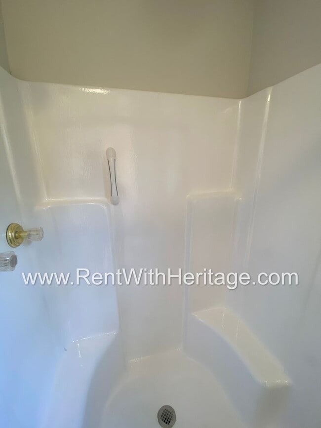 Building Photo - Charming Newly Renovated 3bd/ 2ba/ Gorgeou...