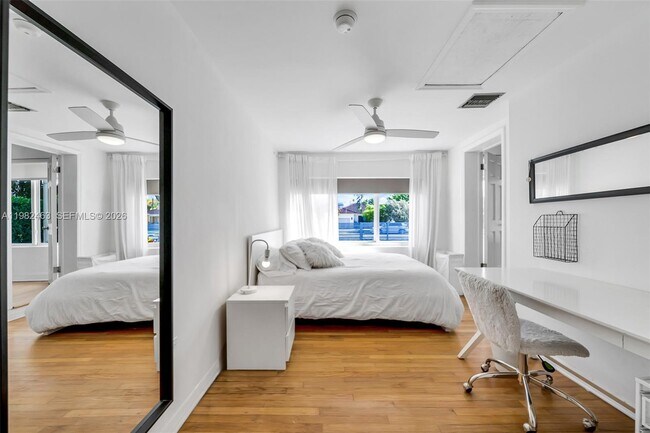 Building Photo - 540 SW 27th Rd