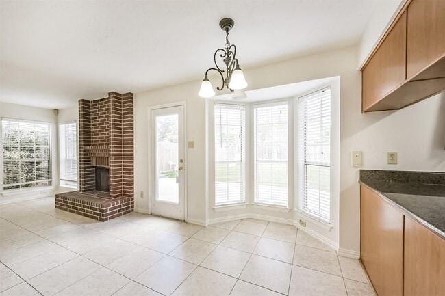 Building Photo - 7063 River Garden Dr