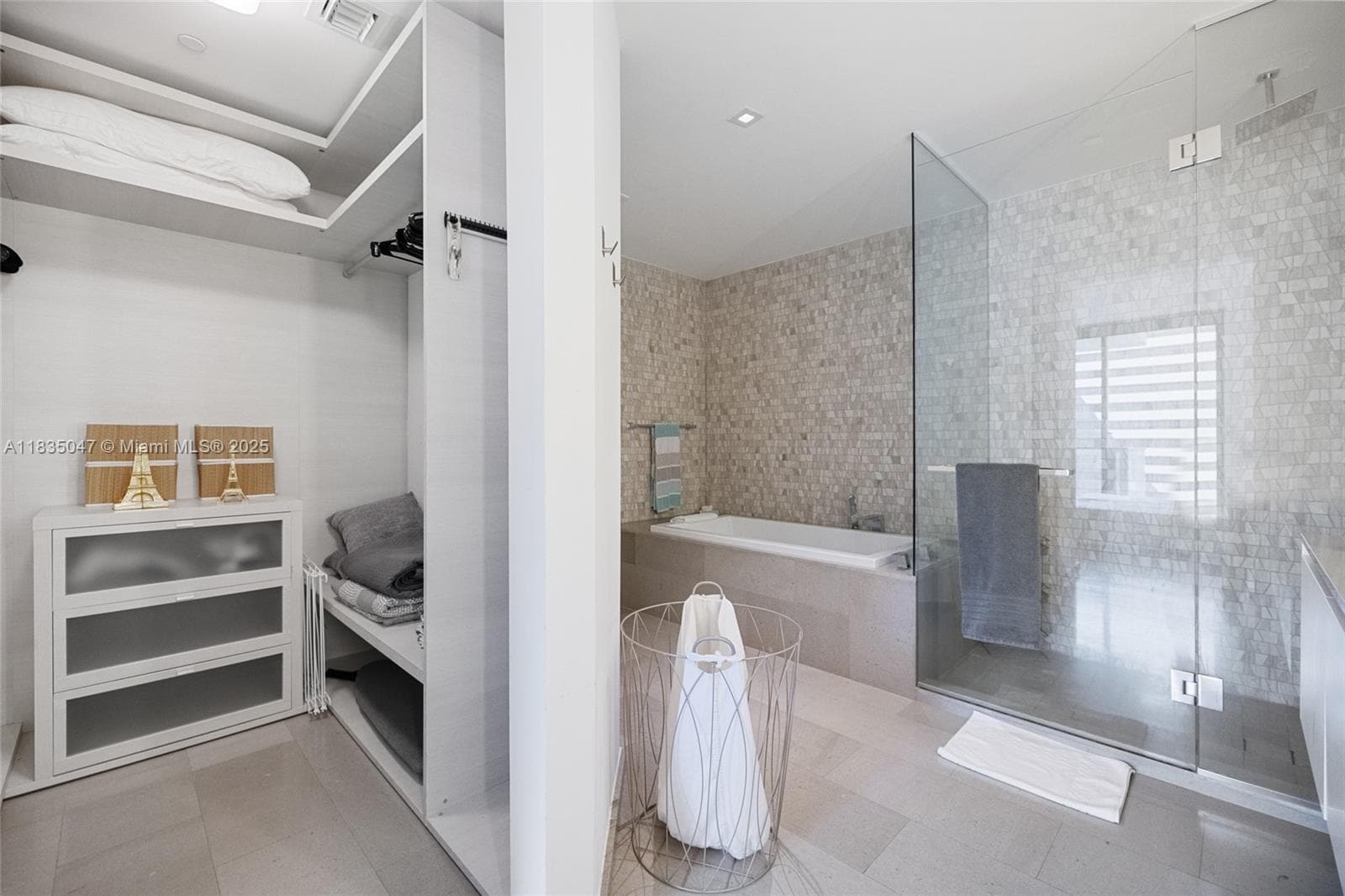 Building Photo - 88 SW 7th St