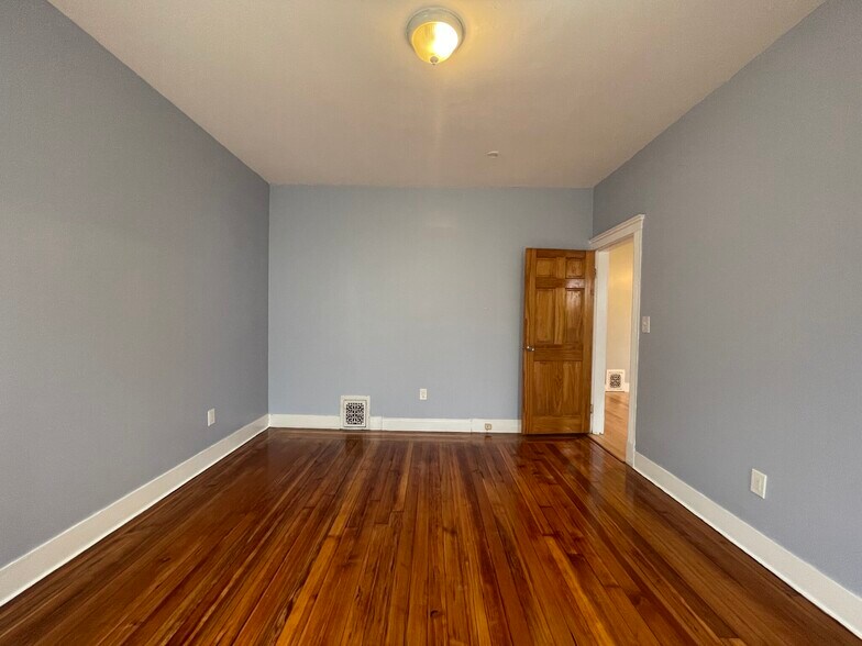 Building Photo - 20 Litchfield St