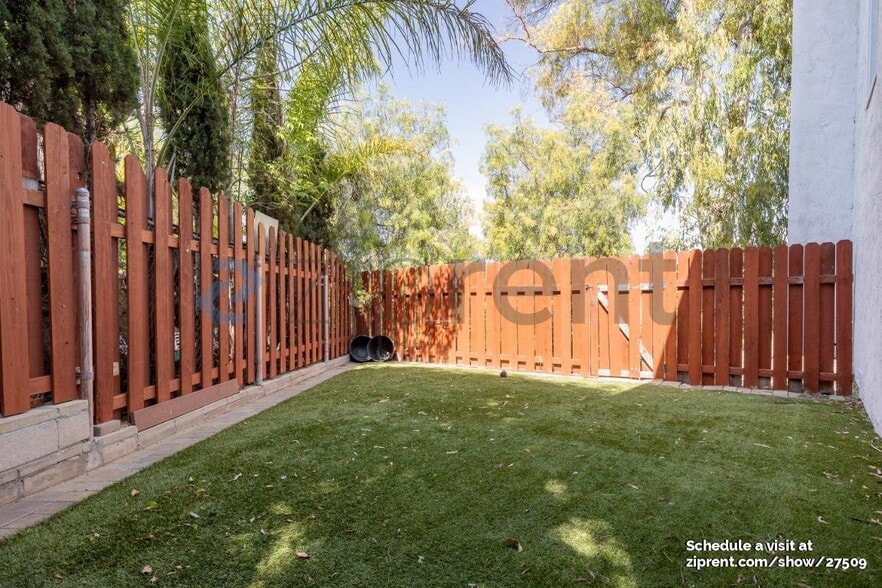 Building Photo - 280 Ritchey St