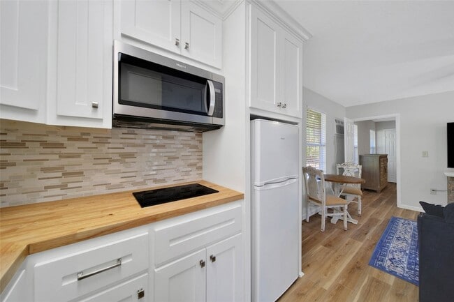 Building Photo - 4072 TX-105