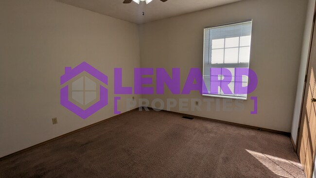 Building Photo - 5791/3/5/7 N Orange Ln