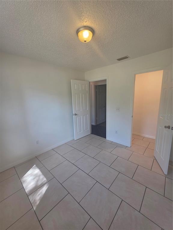 Building Photo - 4995 NE 27th Ct