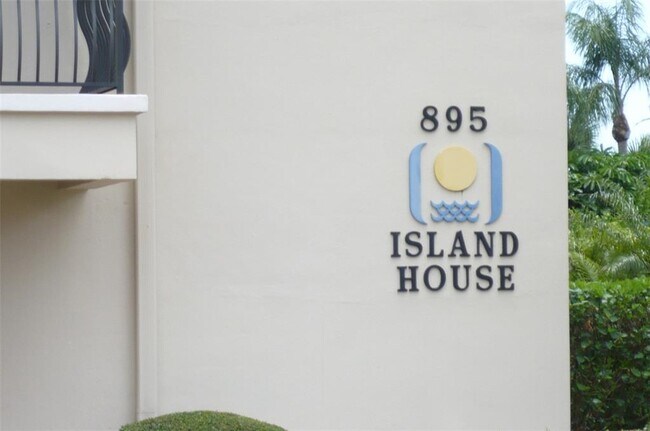Primary Photo - 895 S Gulfview Blvd