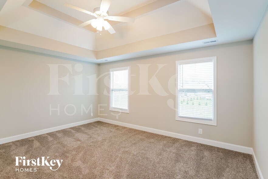 Building Photo - 631 Alvin Rd