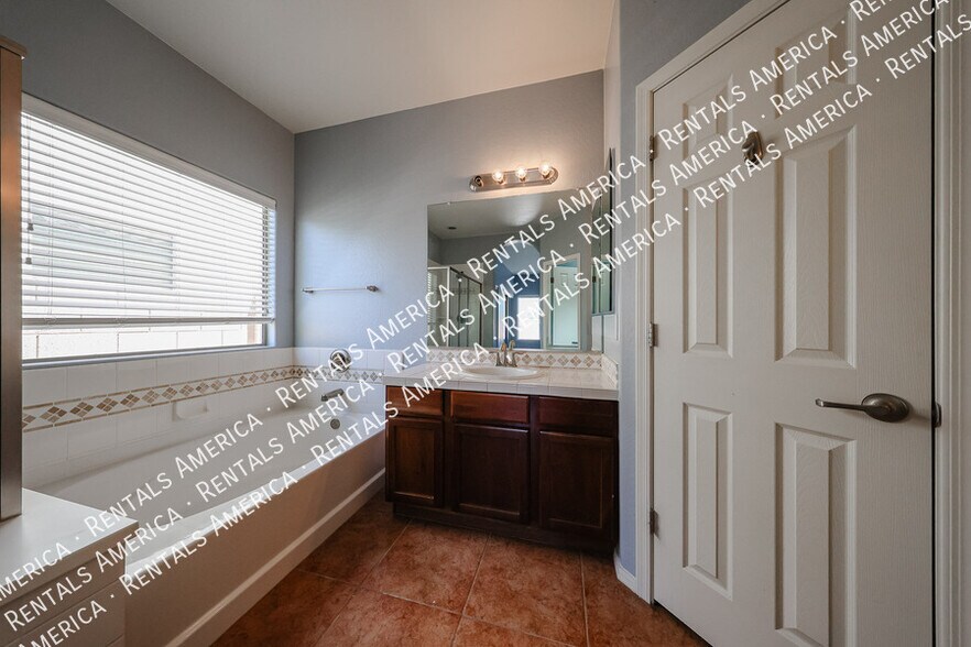 Building Photo - 18166 N Jameson Dr