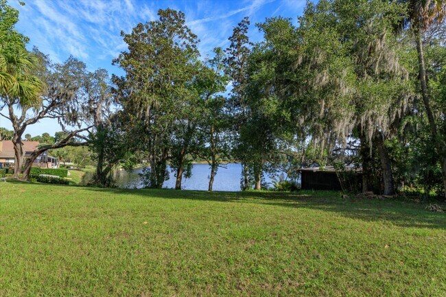 Building Photo - Mid term historic furnished rental