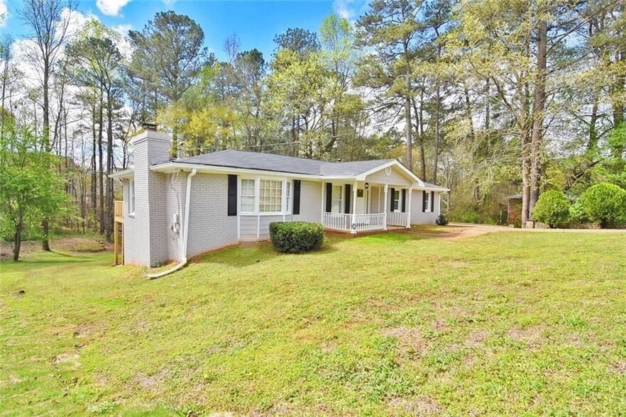 Building Photo - 86 Regency Way SE