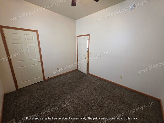 Building Photo - 415 Gostlin St