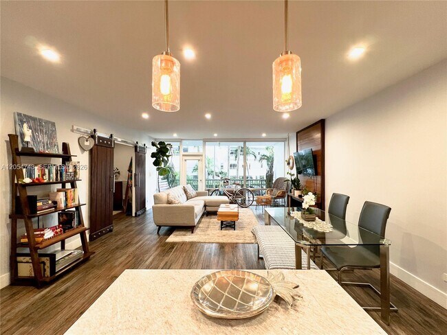 Building Photo - 1408 Brickell Bay Dr