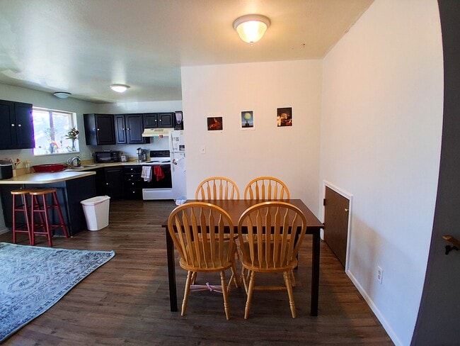 Building Photo - 1728 N 550 W