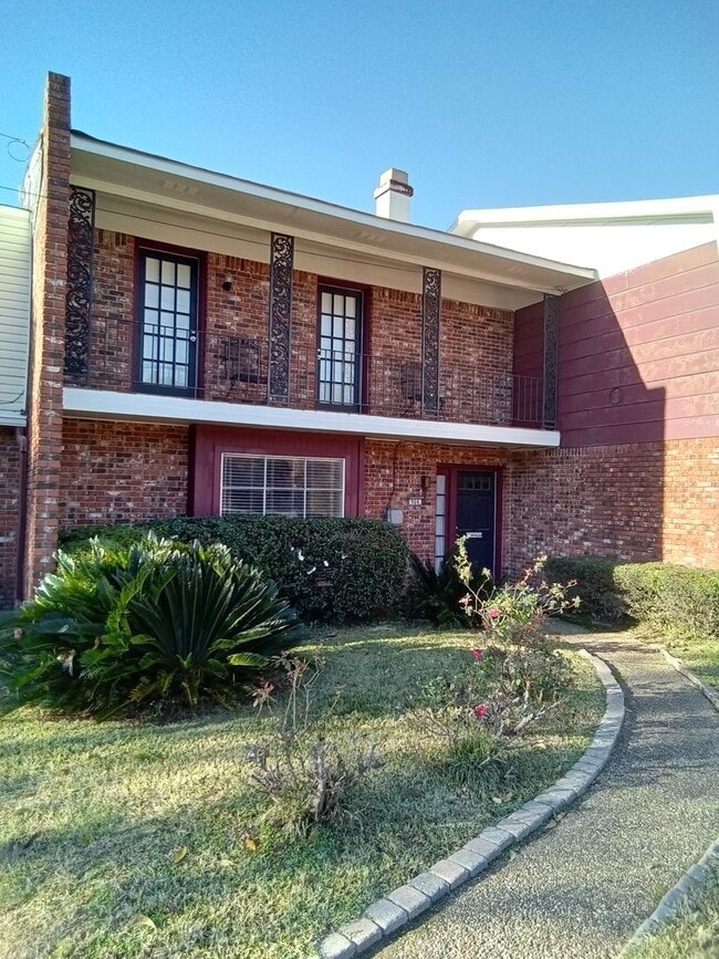 Building Photo - ***Broadmoor / Anderson Island Area***