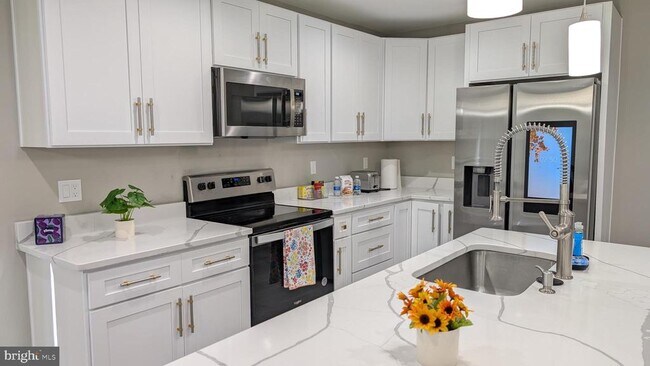 Building Photo - 2253 Papermill Rd