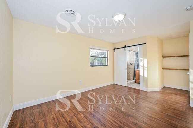 Building Photo - Prepare to be impressed by this 3 bedroom,...
